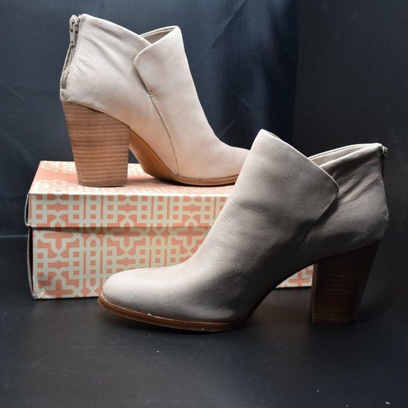 Gianni Bini Shoes - NEW Gianni Bini Leather Boots in Taupe,12